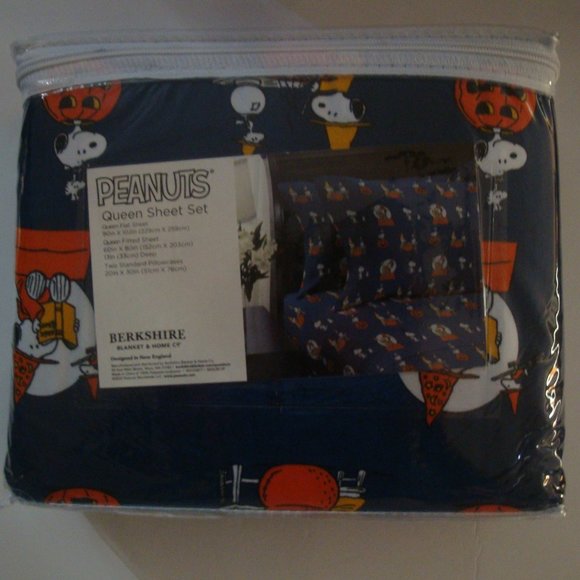 Berkshire Peanut 4 Piece Queen Sheet Set Snoopy Magic Halloween Navy - Picture 2 of 3